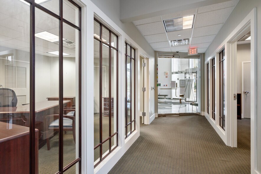 More Photos Of 580 E Main St, Norfolk Office For Lease