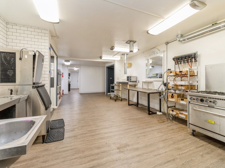 More Photos Of 6008 W Lincoln Way, Ames Restaurant For Sale