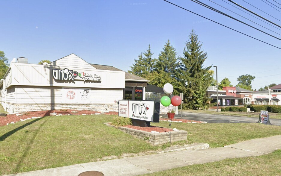 Primary Photo Of 14952 Pearl Rd, Strongsville Freestanding For Lease