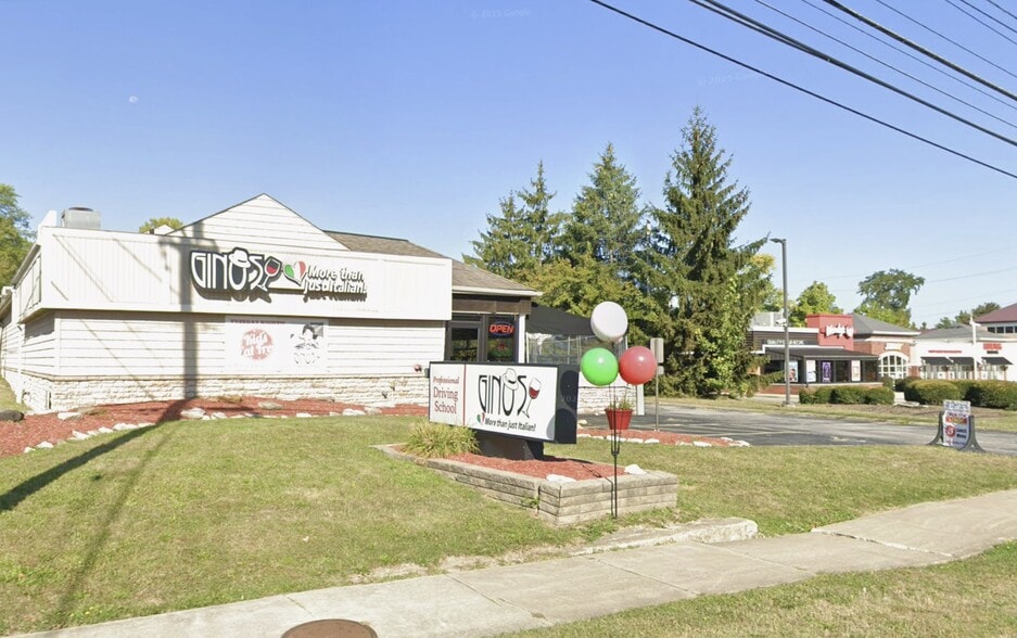 Primary Photo Of 14952 Pearl Rd, Strongsville Freestanding For Lease