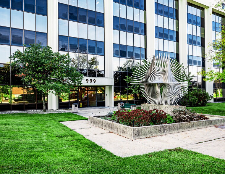 More Photos Of 999 E Touhy Ave, Des Plaines Office For Lease