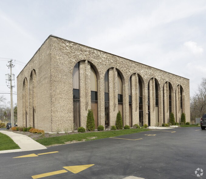 More Photos Of 16860 Oak Park Ave, Tinley Park Office For Lease