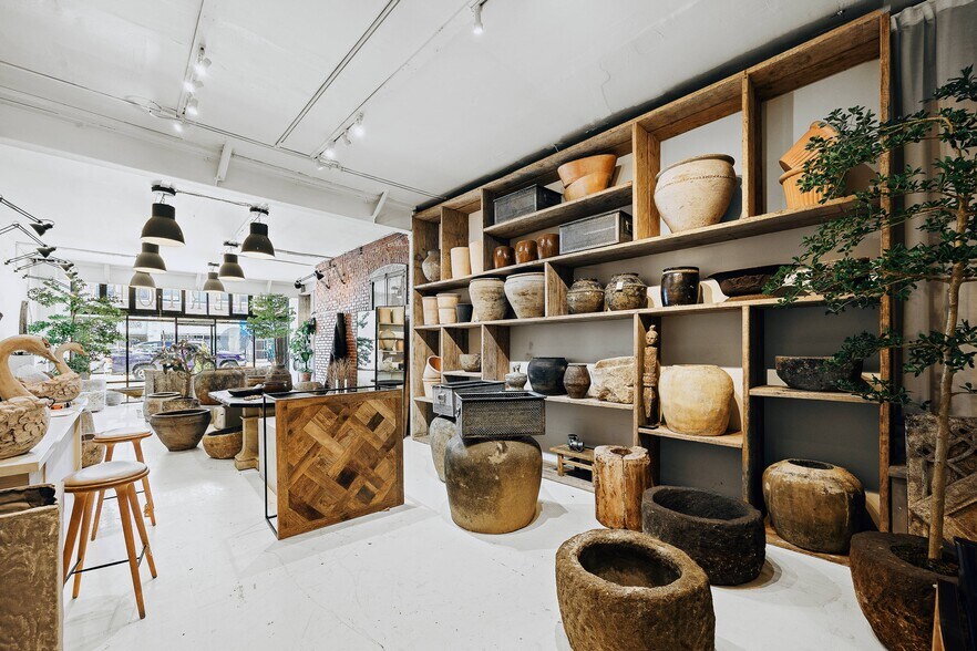 More Photos Of 1160-1164 N Western Ave, Los Angeles Storefront Retail Residential For Lease