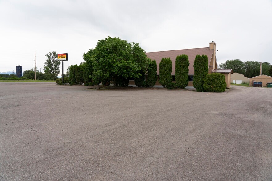 More Photos Of 3796 Us Highway 2 E, Kalispell Restaurant For Lease
