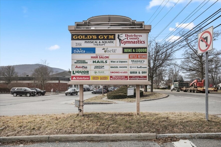 More Photos Of 982-986 Main St, Fishkill Unknown For Lease