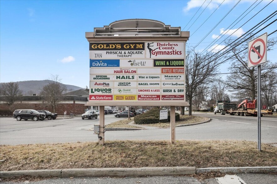 More Photos Of 982-986 Main St, Fishkill Unknown For Lease