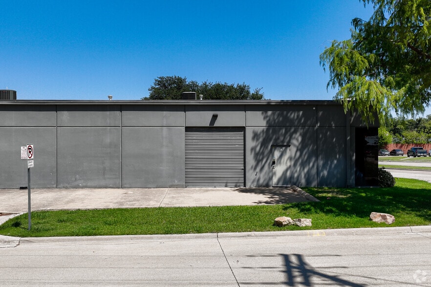 More Photos Of 1911 Old Denton Rd, Carrollton Unknown For Lease