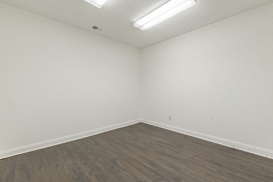 More Photos Of 500 Lanier Ave W, Fayetteville Office For Lease