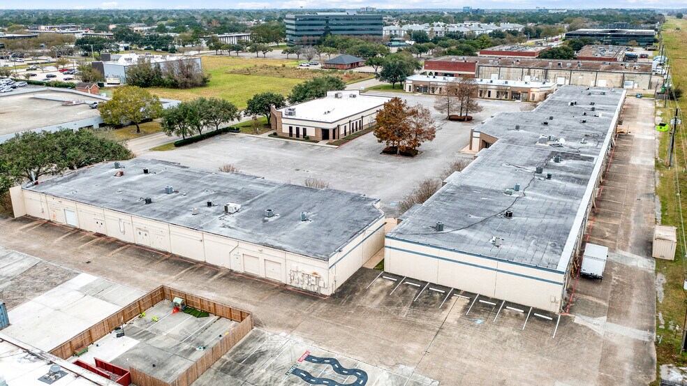 More Photos Of 1010-1020 Hercules Ave, Houston Unknown For Lease