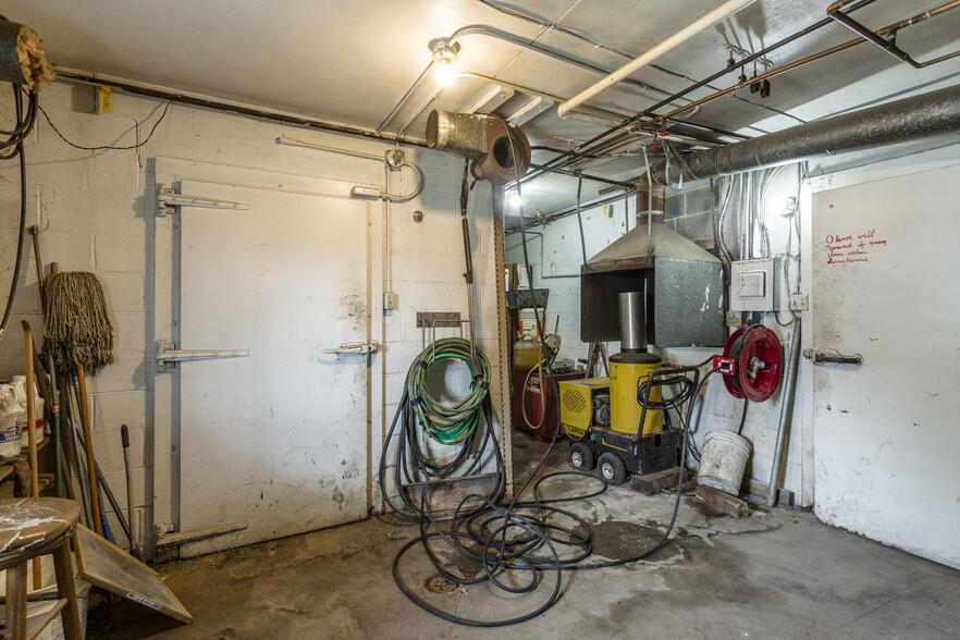 More Photos Of 1446 Jacob Burner Dr, Mcgaheysville Warehouse For Lease