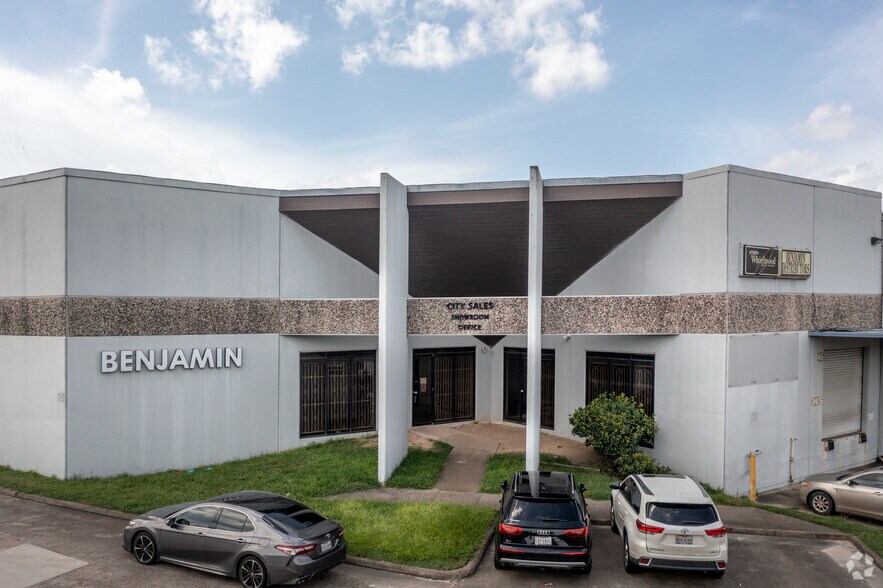More Photos Of 3405 Navigation Blvd, Houston Manufacturing For Lease