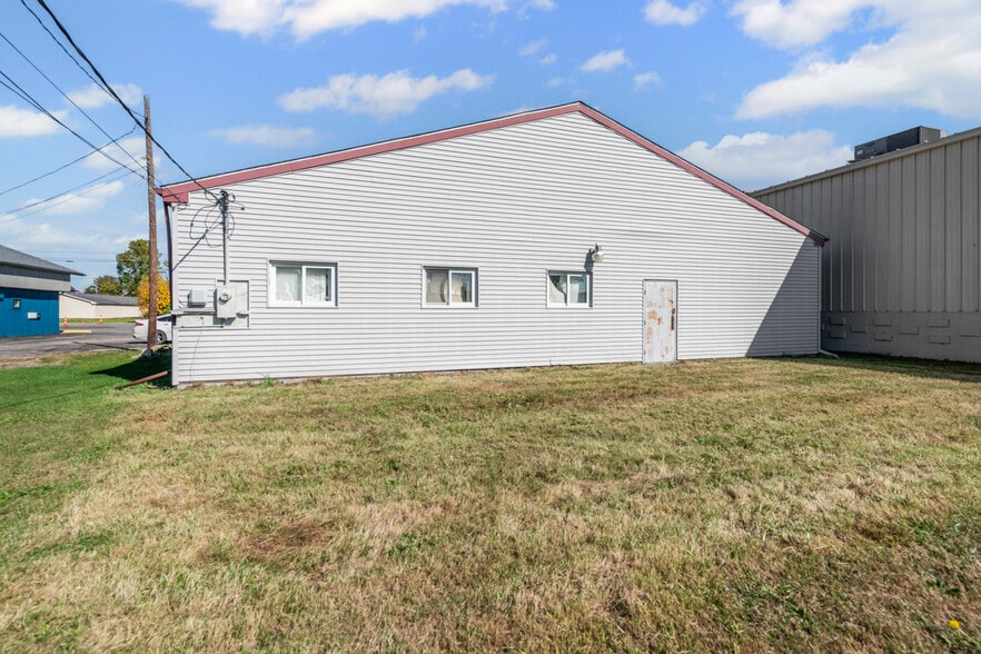 More Photos Of 3103 Lapeer Rd, Port Huron General Retail For Sale