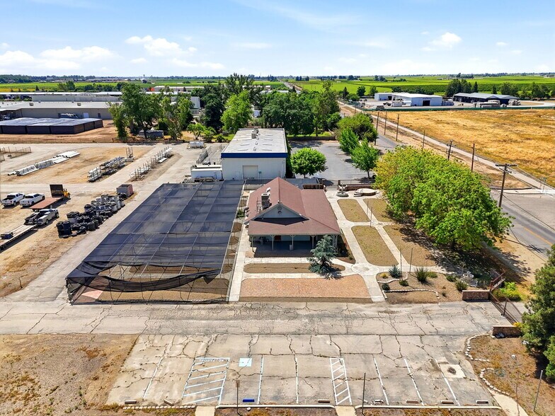 More Photos Of 1260 Buttonwillow Ave, Reedley Warehouse For Sale
