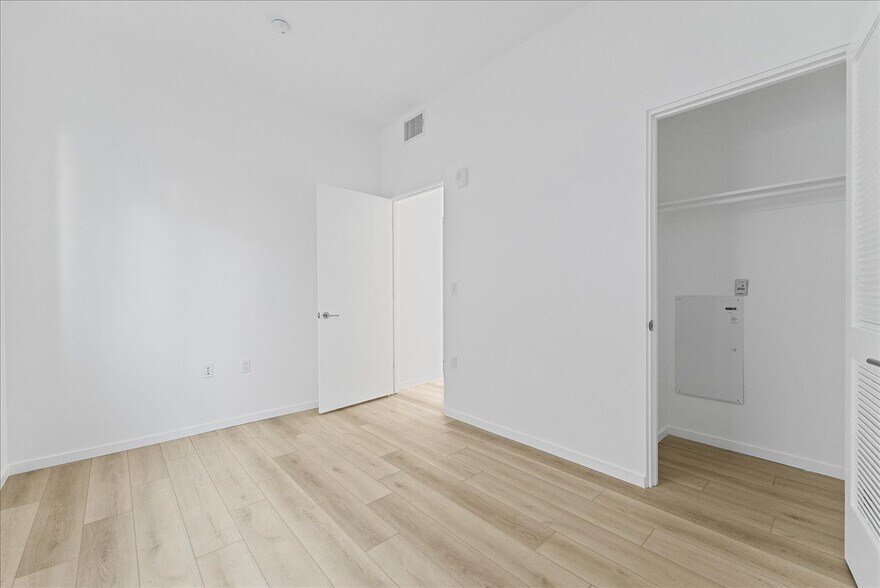 More Photos Of 636 N Juanita Ave, Los Angeles Apartments For Sale