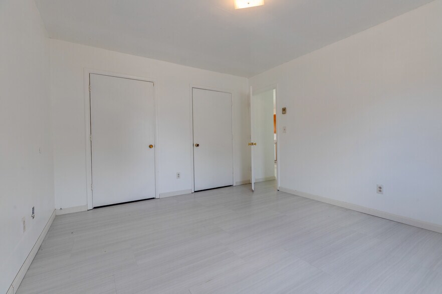 452 Ashe Ave, New Johnsonville, TN 37134 Apartments For Sale