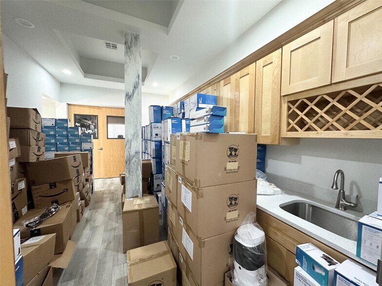 More Photos Of 4116 W Spring Creek Pky, Plano Medical For Sale