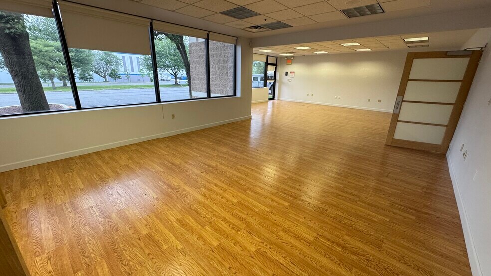 More Photos Of 3864 Courtney St, Bethlehem Flex For Lease