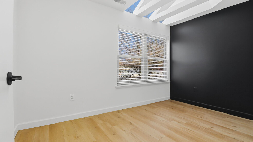 More Photos Of 15300 Spencerville Ct, Burtonsville Medical For Lease