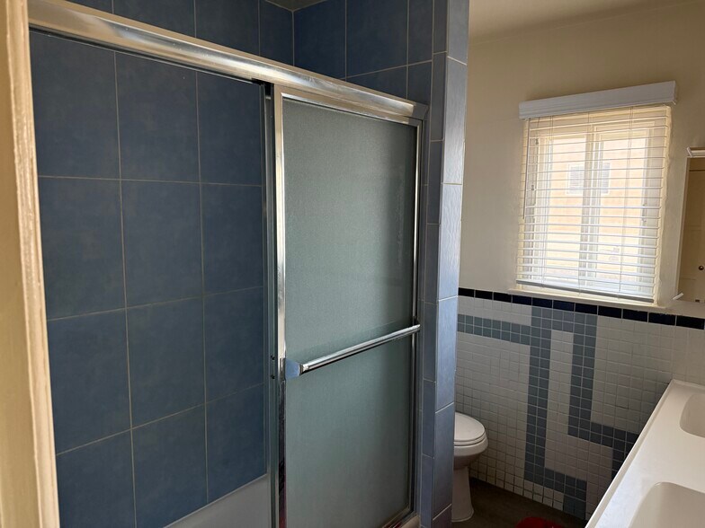 More Photos Of 2414 W 85th St, Inglewood Apartments For Sale