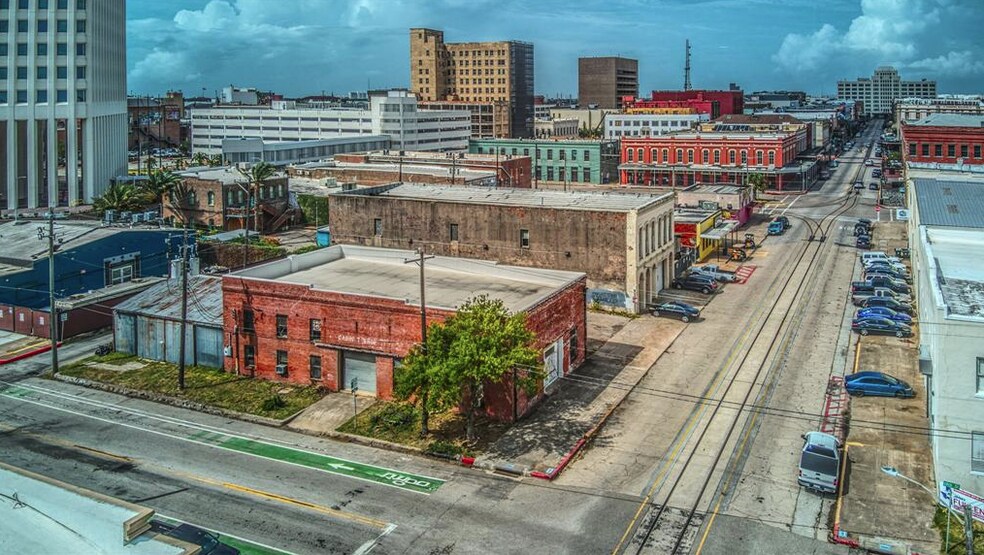 More Photos Of 1901 Strand St, Galveston Flex For Sale