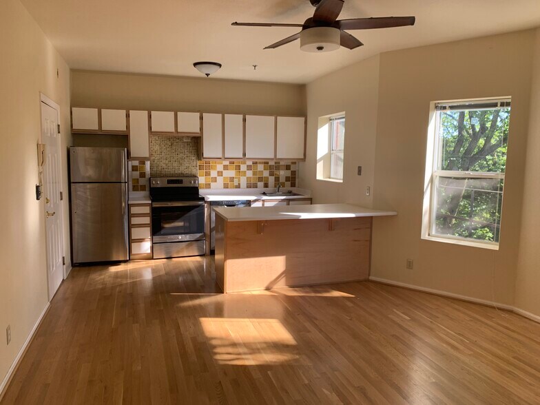 More Photos Of 2018 NW Everett St, Portland Multifamily For Sale