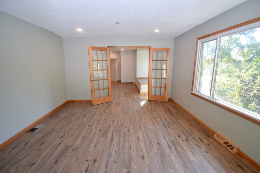 More Photos Of 1498-1502 W Main St, Tipp City Loft Creative Space For Sale