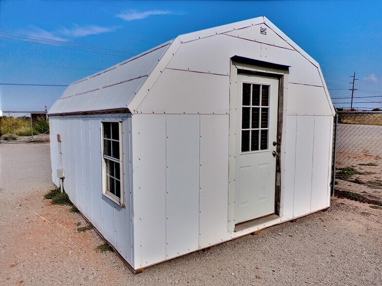 More Photos Of 1717 S 28th St, Clinton Distribution For Lease