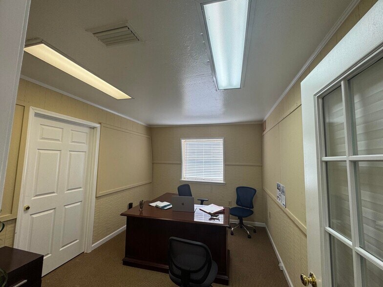 More Photos Of 725 Harbor Blvd E, Destin Medical For Sale