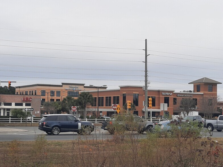 More Photos Of 509 Olde Waterford Way, Leland Office For Lease