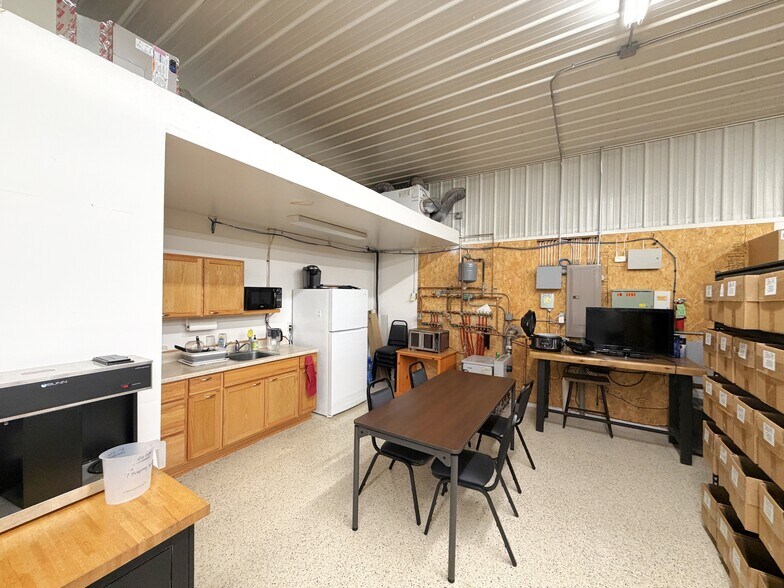 More Photos Of 7745 Goedderz Rd, Baxter Warehouse For Sale