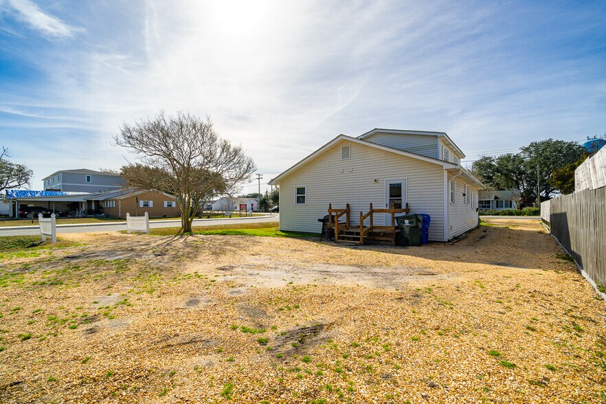 More Photos Of 1113 Lennoxville Rd, Beaufort Loft Creative Space For Sale