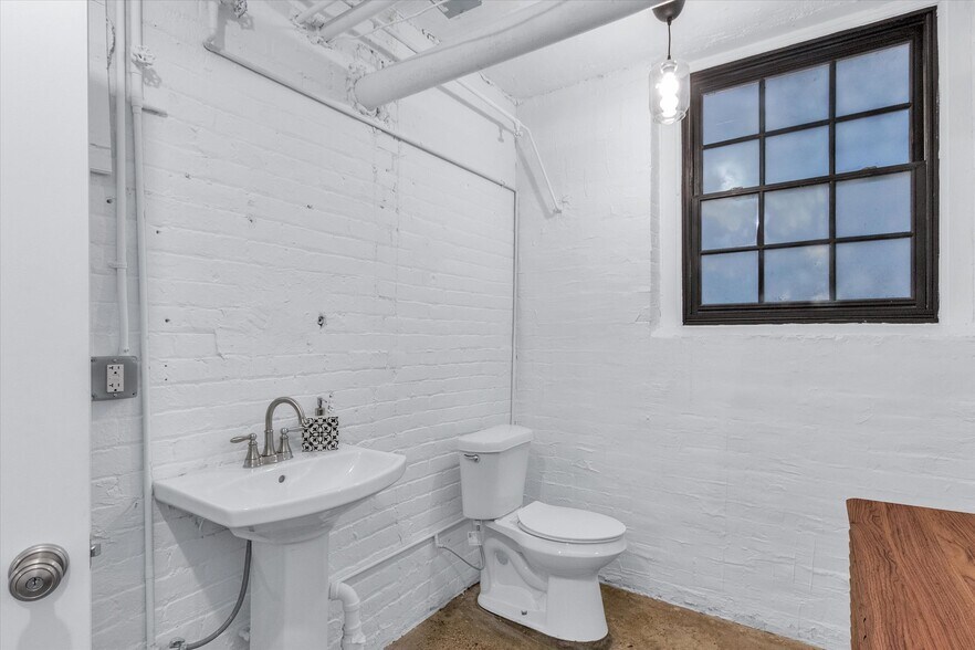 More Photos Of 4401-4417 2nd Ave, Detroit Apartments For Lease