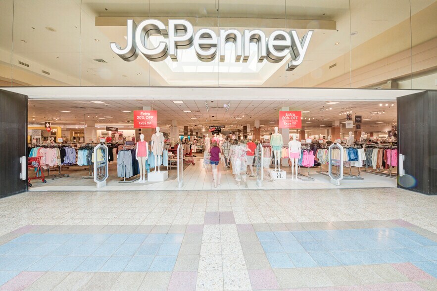 More Photos Of 800 N Green River Rd, Evansville Unknown For Lease