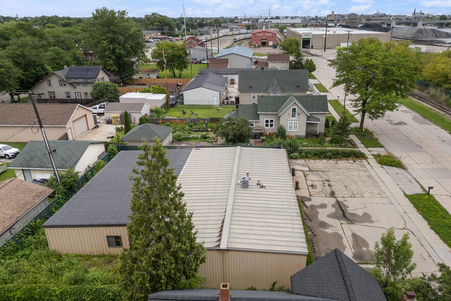 More Photos Of 1138 State St, Green Bay Warehouse For Sale