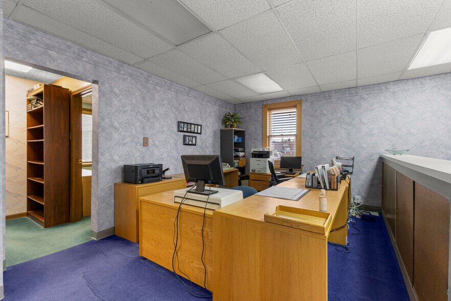 More Photos Of 6336 Fox Ave, Allen Park Office For Sale