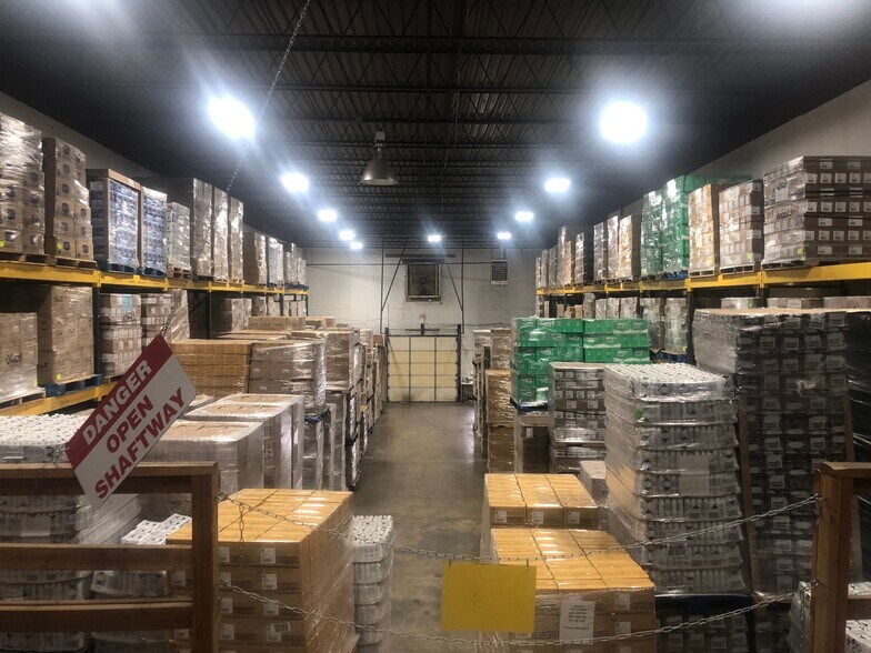 More Photos Of 19 Commerce Rd, Fairfield Warehouse For Lease