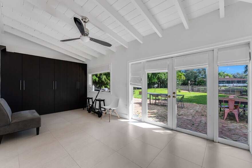 More Photos Of 4801 University Dr, Coral Gables Apartments For Sale