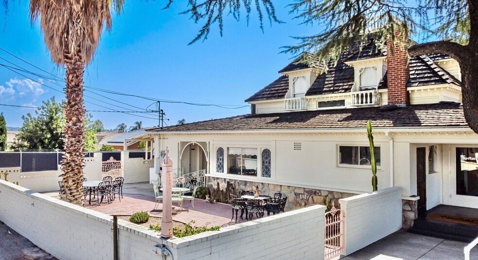 More Photos Of 2048 Mentone Blvd, Mentone Storefront Retail Residential For Sale