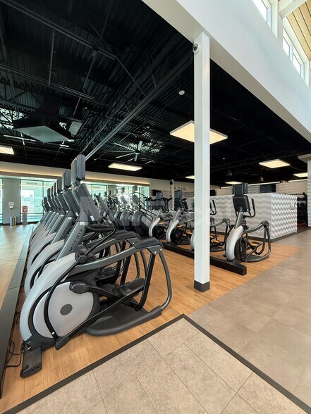 More Photos Of 9955 Braun Rd, Helotes Health Club For Sale