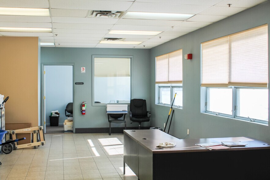 More Photos Of 7 Lake Station Rd, Warwick Manufacturing For Lease