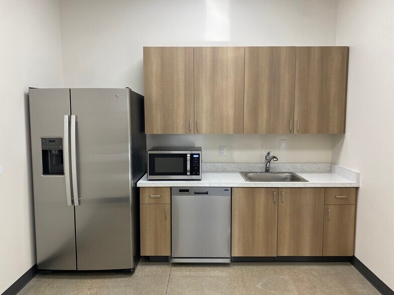 More Photos Of 11201 Sun Center Drive, Rancho Cordova Showroom For Lease