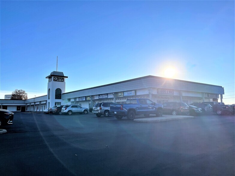 More Photos Of 3701-3723 SW Plaza Dr, Topeka Unknown For Lease