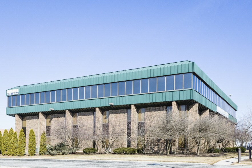 More Photos Of 43 Orland Square Dr, Orland Park Office For Sale