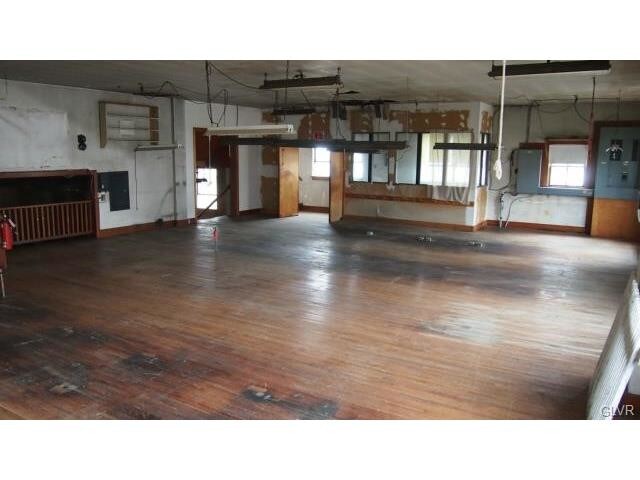 More Photos Of 324-326 Washington St, Walnutport Office For Sale