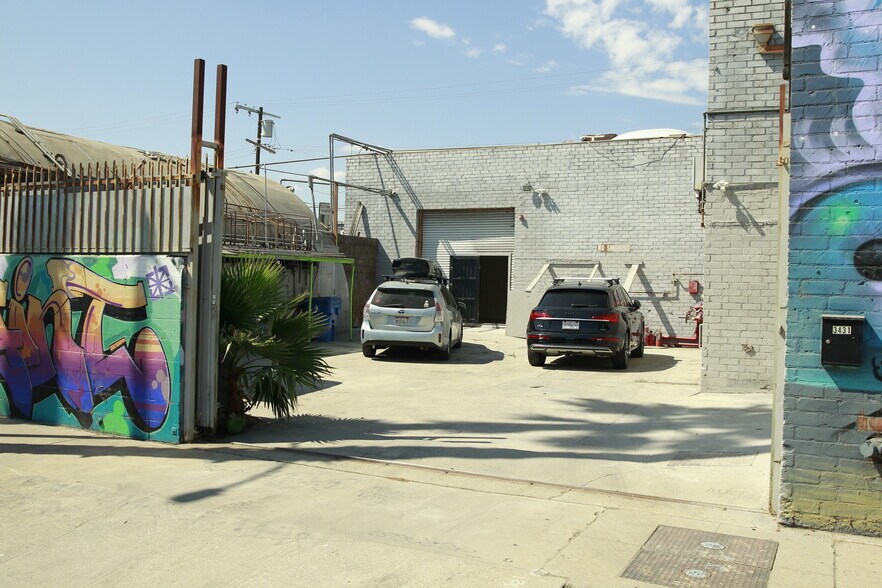More Photos Of 3431 E 15th St, Los Angeles Manufacturing For Sale