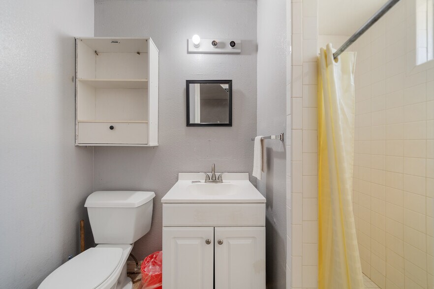 More Photos Of 309 S Fulton Beach Rd, Rockport Hotel For Sale