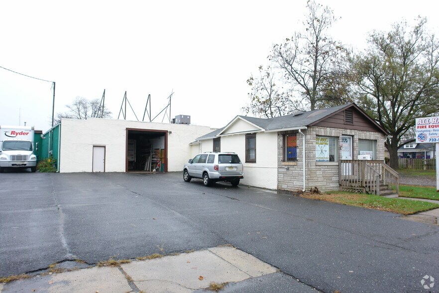 More Photos Of 506 Atkins Ave, Neptune Office For Lease