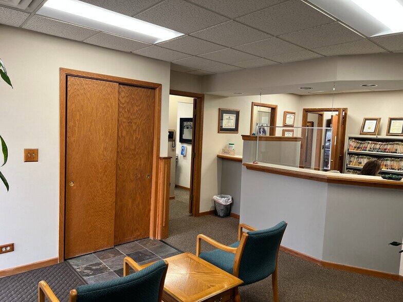 More Photos Of 535 S York Rd, Bensenville Flex For Sale