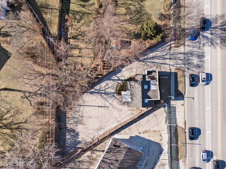 More Photos Of 1815 Dundee Rd, Northbrook Storefront Retail Office For Sale