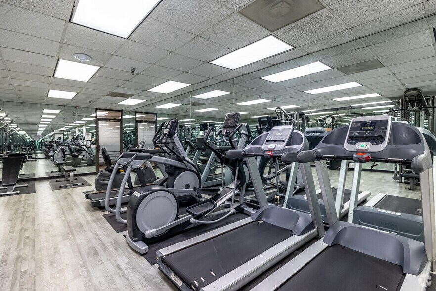 More Photos Of 4150 International Plz, Fort Worth Office For Lease